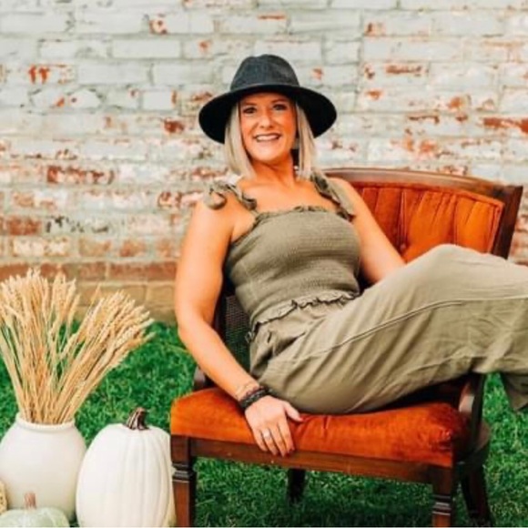 Meet your Posher, Meg - Picture 13 of 13